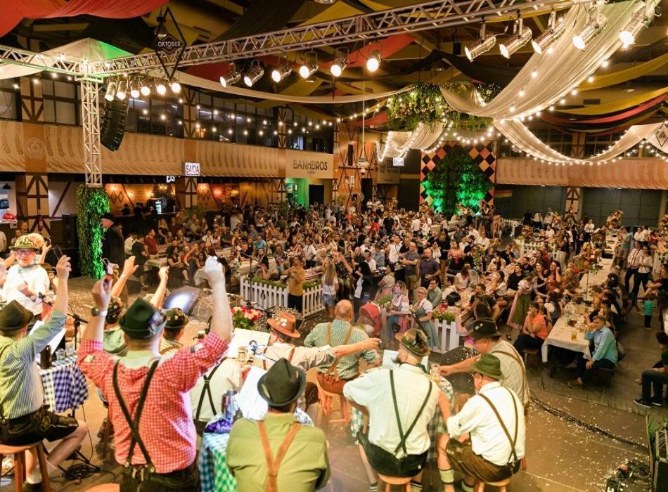 Quartos Proximos A Oktoberfest, Em 布卢梅瑙 外观 照片