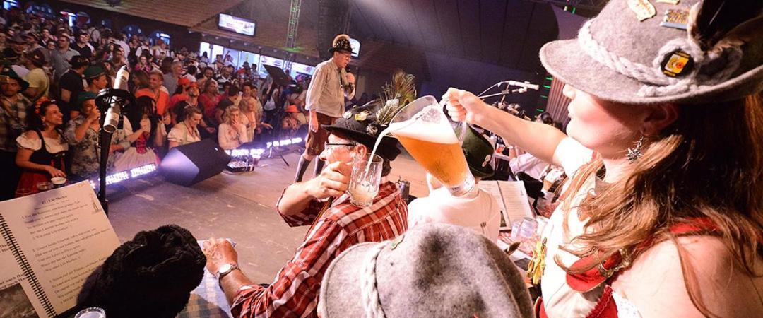 Quartos Proximos A Oktoberfest, Em 布卢梅瑙 外观 照片